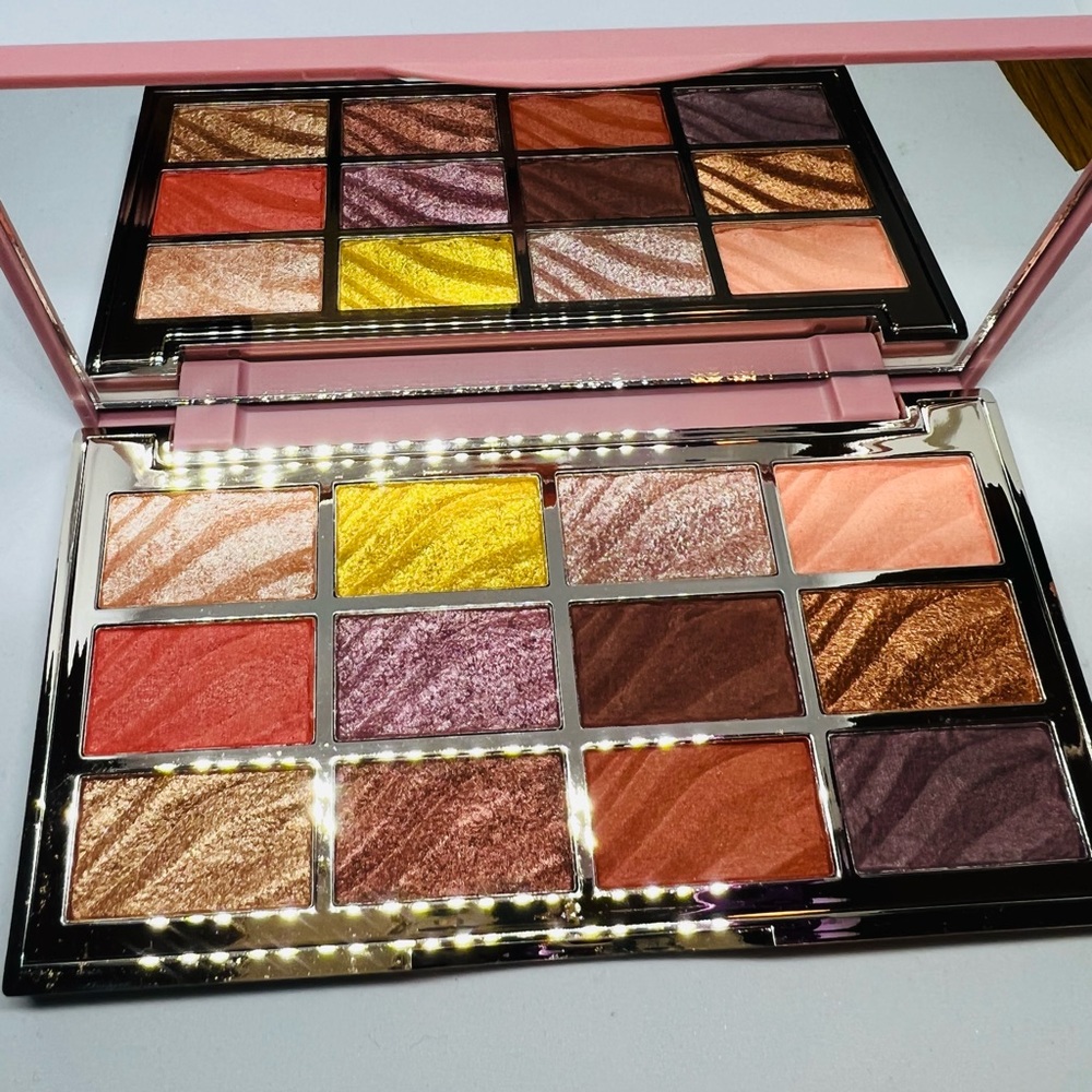 Ciate London - The Velvet Eyeshadow Palette